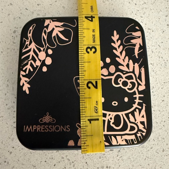 Hello Kitty Compact Mirror with Magnification - Picture 6 of 6